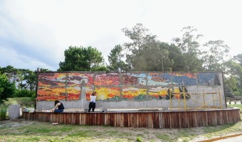 Ya comenz la colocacin del segundo mural de mosaico en el Acceso Norte